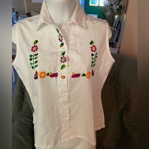 New cotton embroidered blouse, M